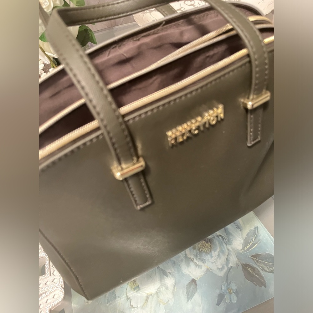 Kenneth Cole Reaction Arbol Dome Satchel - Picture 5 of 10